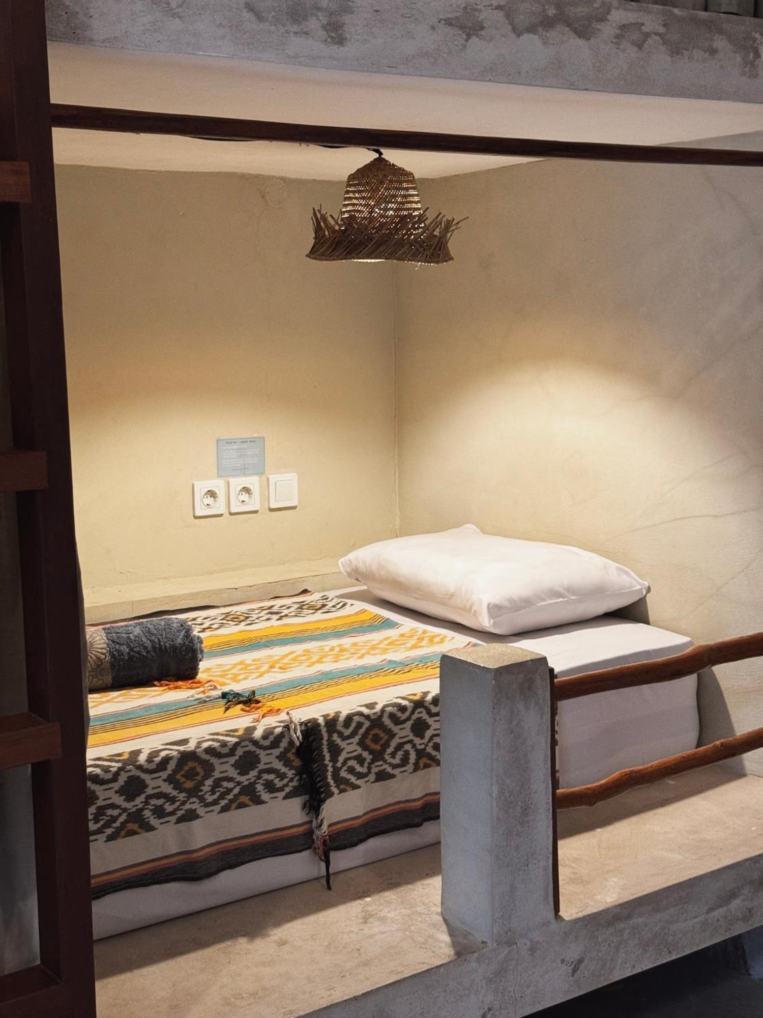 Secret Spot Surf And Stay Kuta  Екстер'єр фото