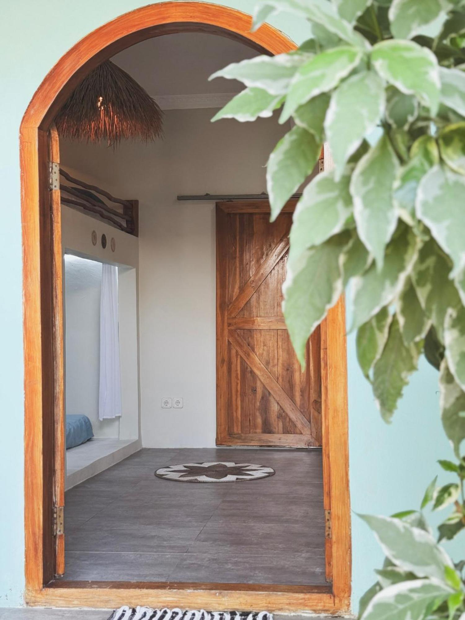 Secret Spot Surf And Stay Kuta  Екстер'єр фото